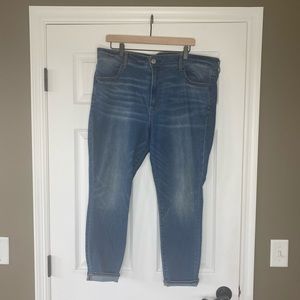 AE Super Stretch No distressing Size: 20 short